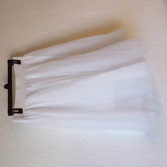 Rue21 | White Tulle Lined Skirt Elastic Waist Sz Medium GUC - Picture 1 of 4